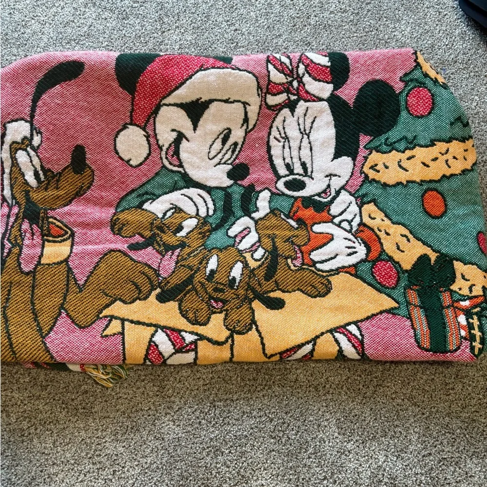 Disney Mickey & Minnie Mouse Holiday Blanket